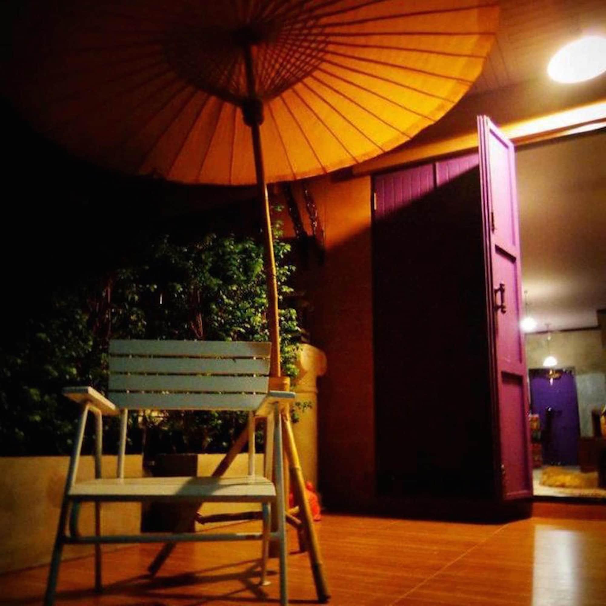 Bangluang House Hotel Bangkok Buitenkant foto