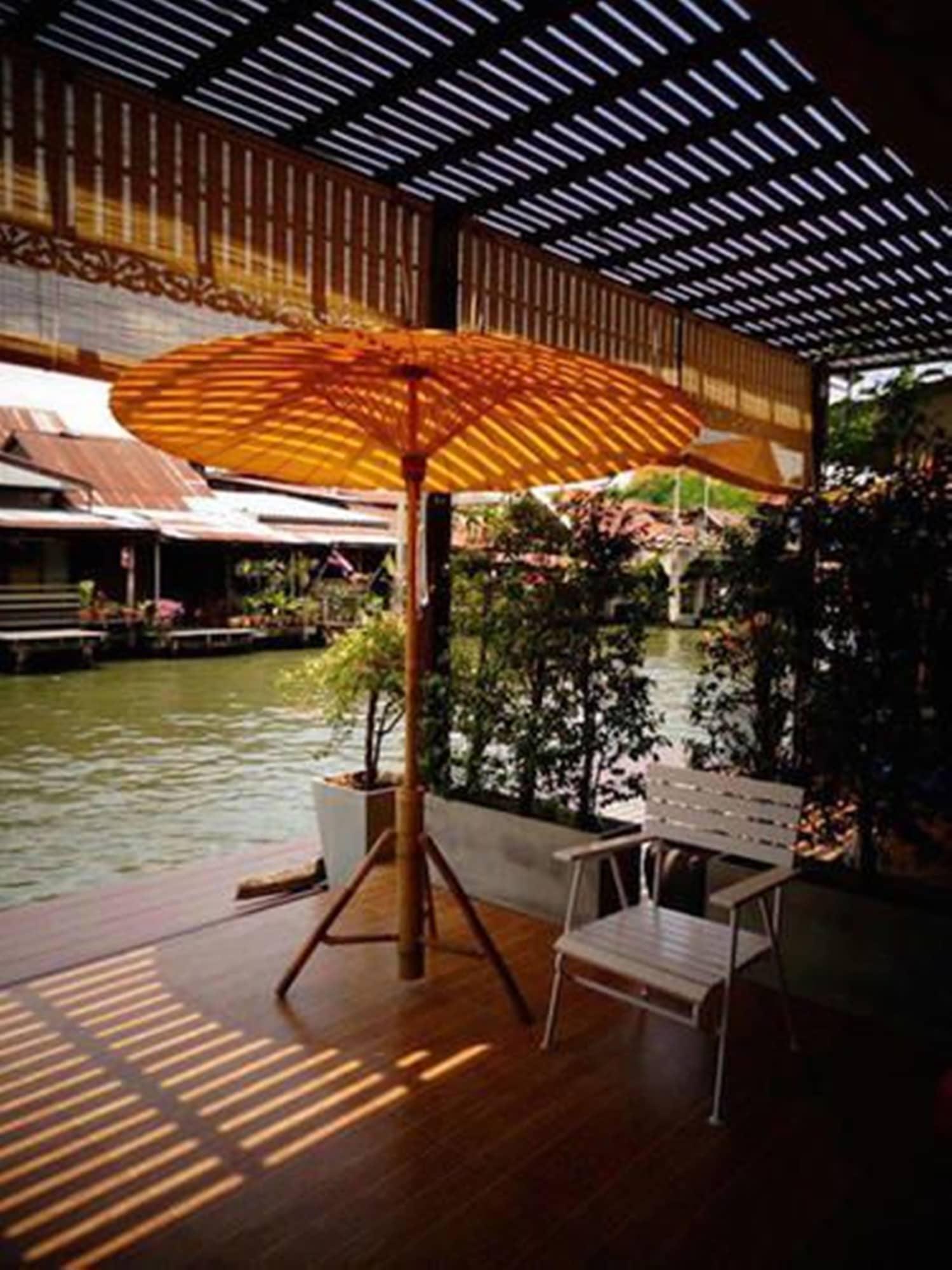 Bangluang House Hotel Bangkok Buitenkant foto