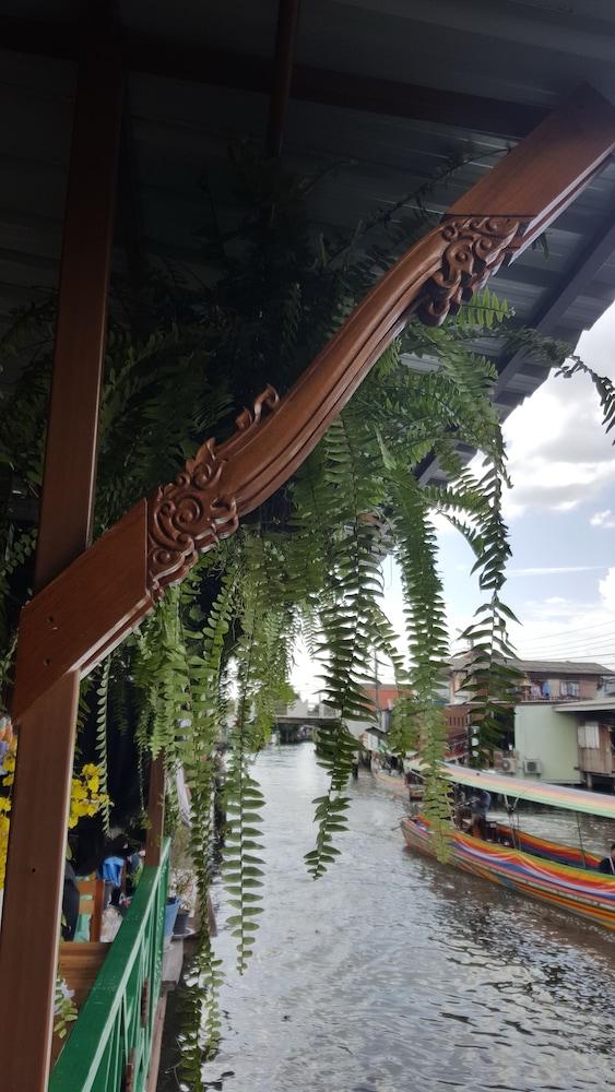 Bangluang House Hotel Bangkok Buitenkant foto