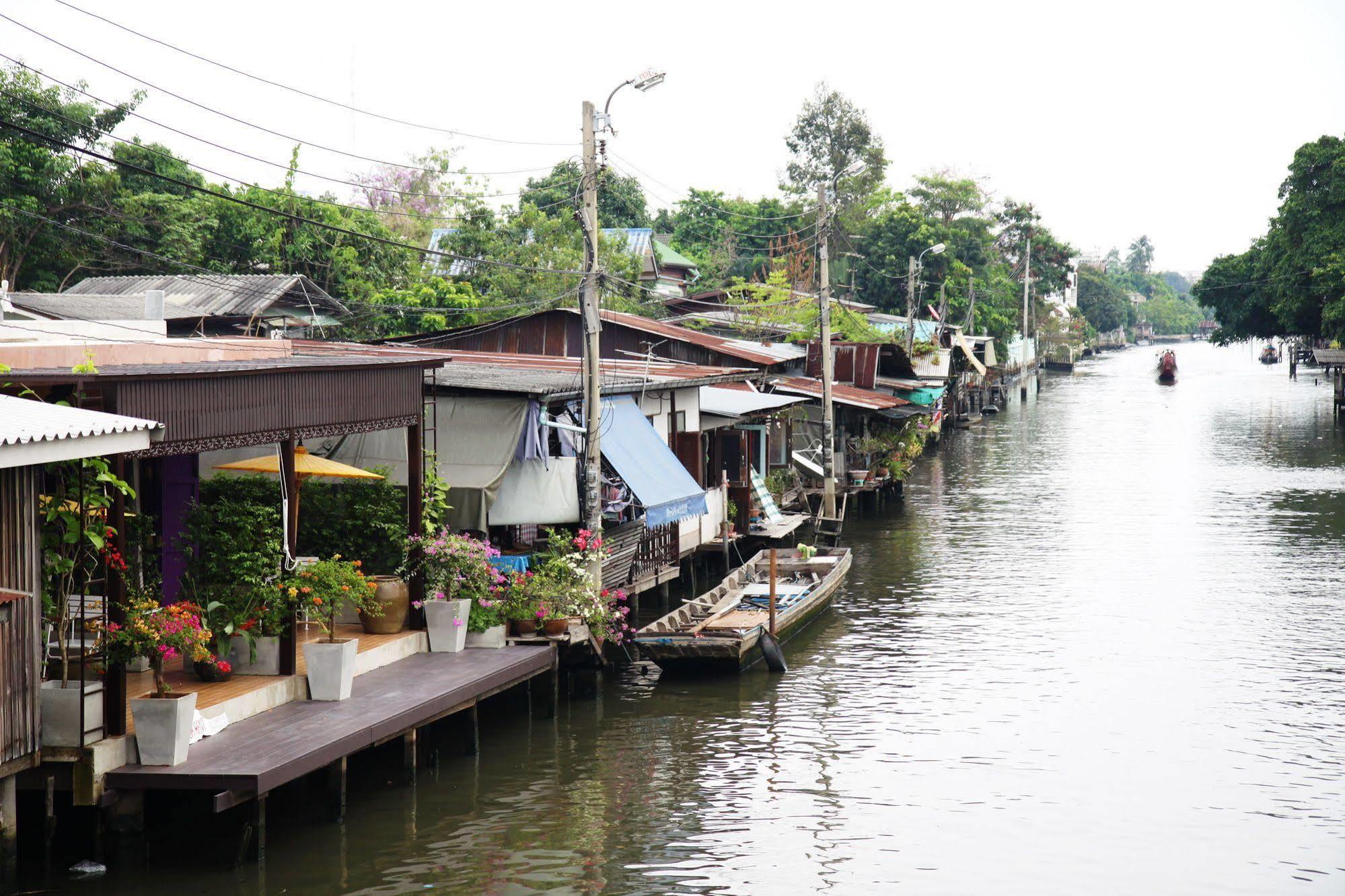 Bangluang House Hotel Bangkok Buitenkant foto